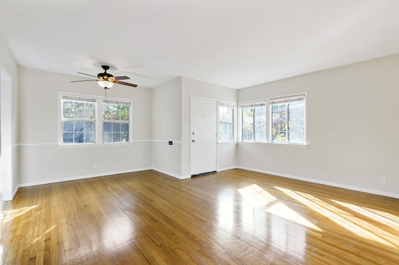 Photo - 1781 Washington Way