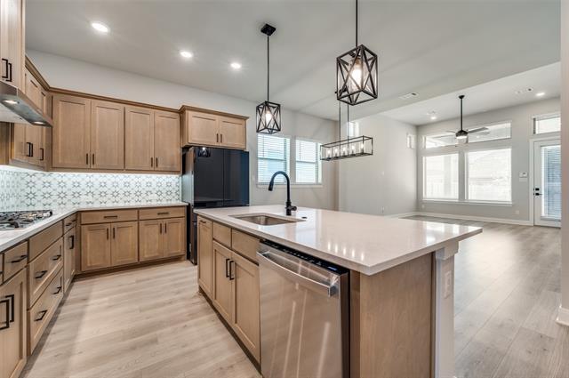 Photo - 3229 Abelia St