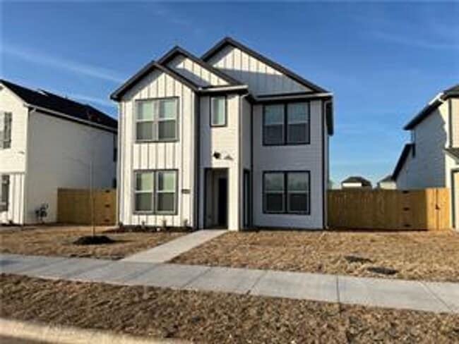 Building Photo - Amazing 3 Bedroom - 3.5 Bathroom in Fayetteville!