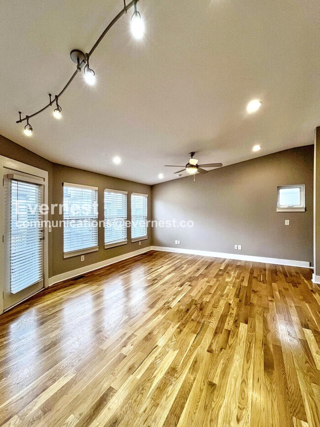 Photo - 600 Garfield St