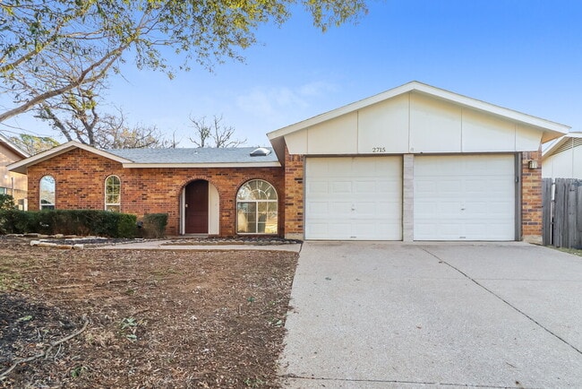 Photo - 2715 Hilldale Blvd House