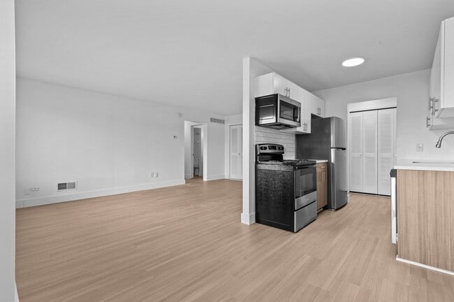 Photo - Bloomfield Square Apartments - Auburn Hill...