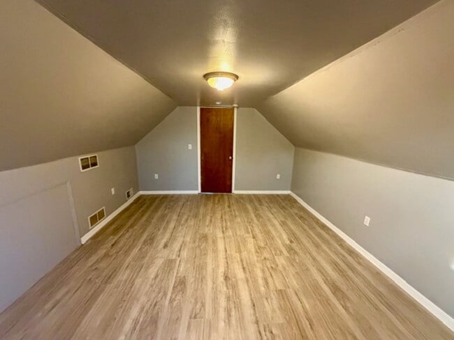 Photo - 2 Bedroom 1 Bath House For Lease Call 313-429-3244 KPM Detroit For Easy Showings