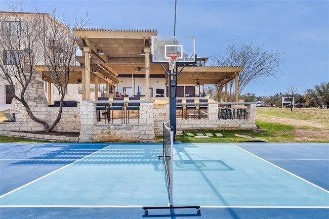 Photo - 3008 Point Cove