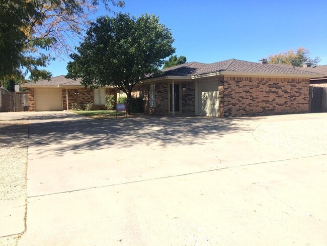 Photo - 7918 Aberdeen Ave