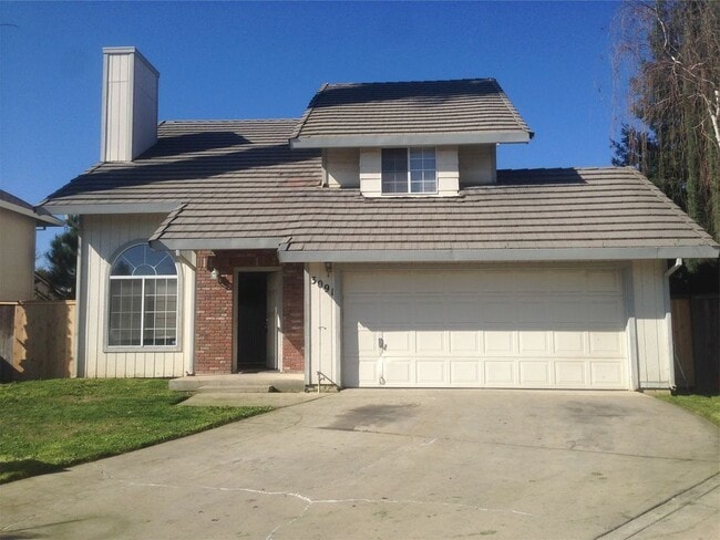 Building Photo - Appointment Only Do Not Disturb Occupants. Apply Now to Schedule Viewing.