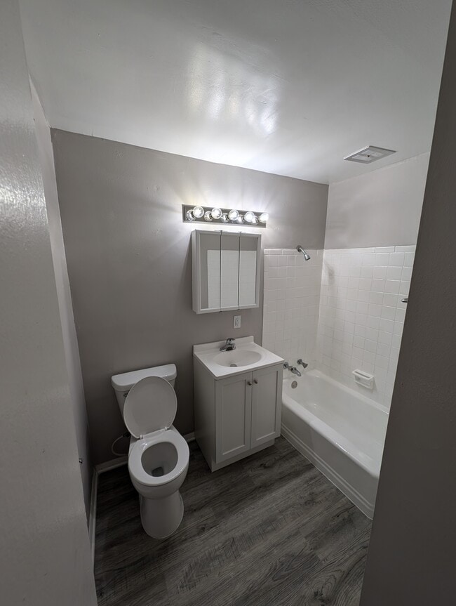 Photo - Chase Manor Apartments Unit 111