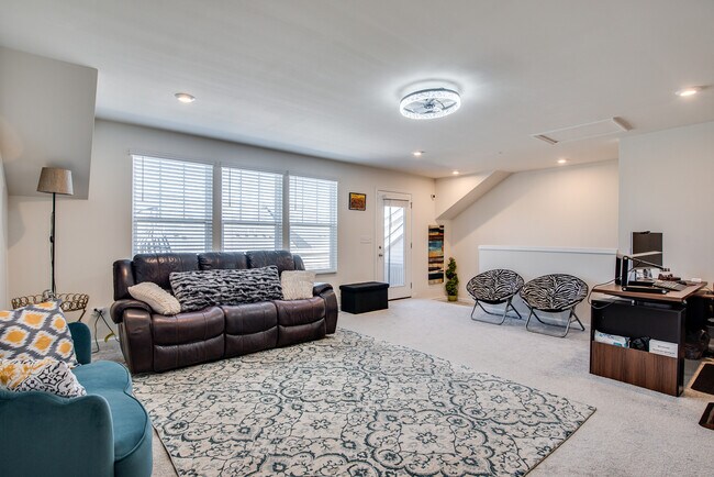 Photo - 2310 Ryegrass Ln