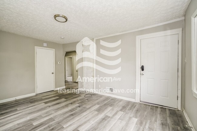 Photo - 982 E 14th Ave