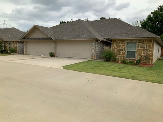 Photo - 6809 Lakeridge Dr Townhome