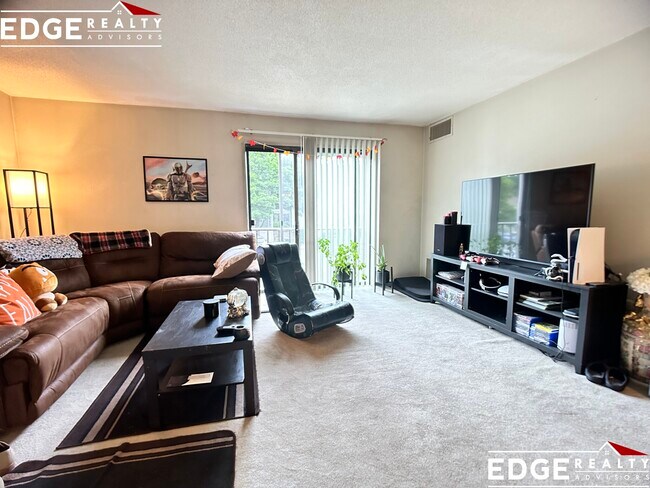 Photo - 49 Village Brook Ln Unidad 5