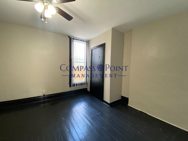 Photo - 240-242 East 4th Street Unidad 240