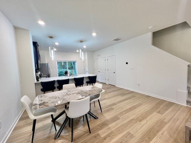 Photo - 3096 Spline Cir