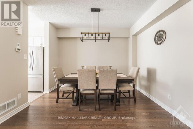 Photo - 277 Livery St