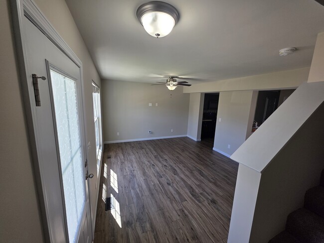 Photo - 318 Countryshire Dr