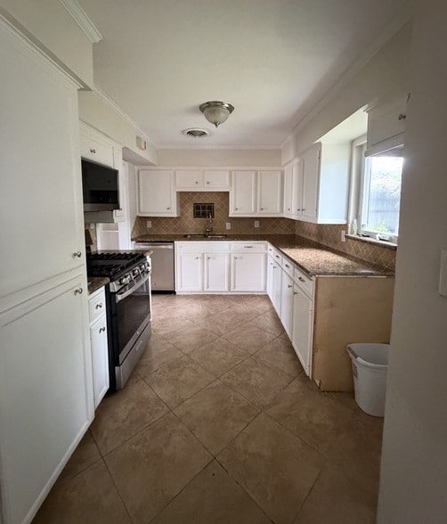 Photo - 1639 Ebony Ln