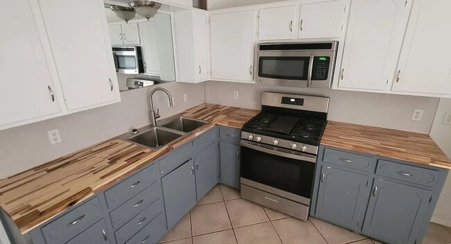 Photo - 4618 Fordham St