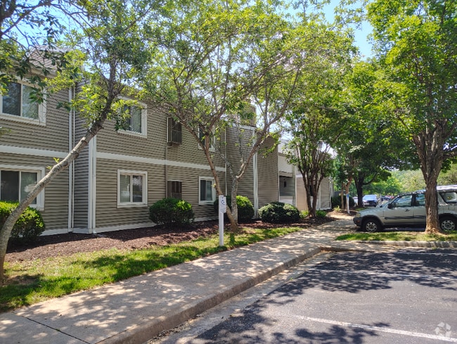 Building Photo - 600 Reusens Rd Rental