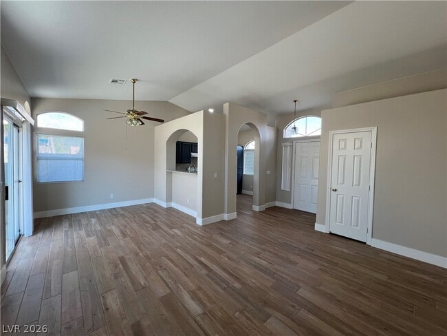 Photo - 917 Ashford Way