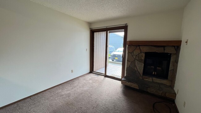 Building Photo - Cozy round floor 1 bedroom with private wa... Unit B8 Rental