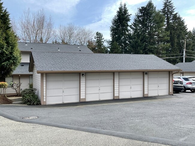 Building Photo - Charming 1-Bedroom Townhome in Hazel Grove... Unit 7