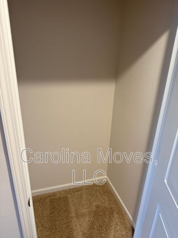 Photo - 555 Yellow Fox Rd