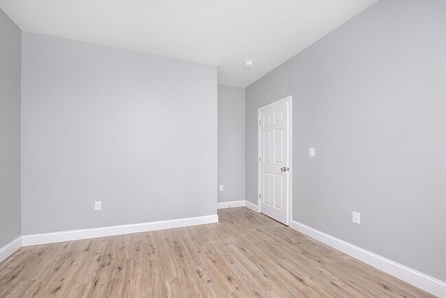 Photo - 335 Windsor St Unit #335