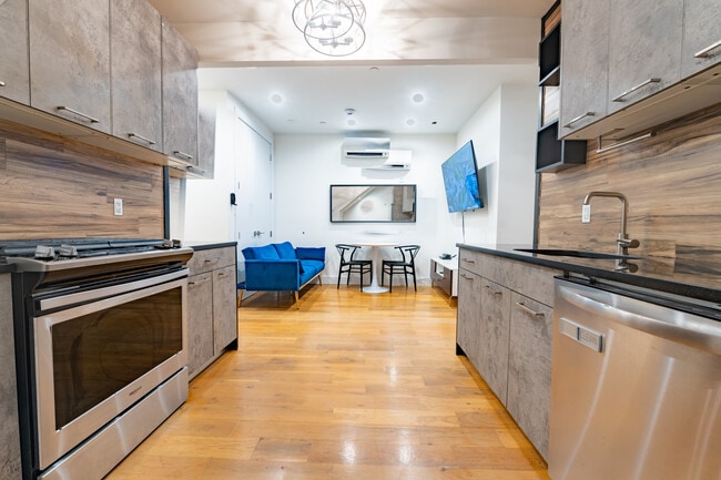 1062 Halsey St Unit 1A