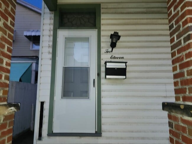 Photo - 211 Walter St