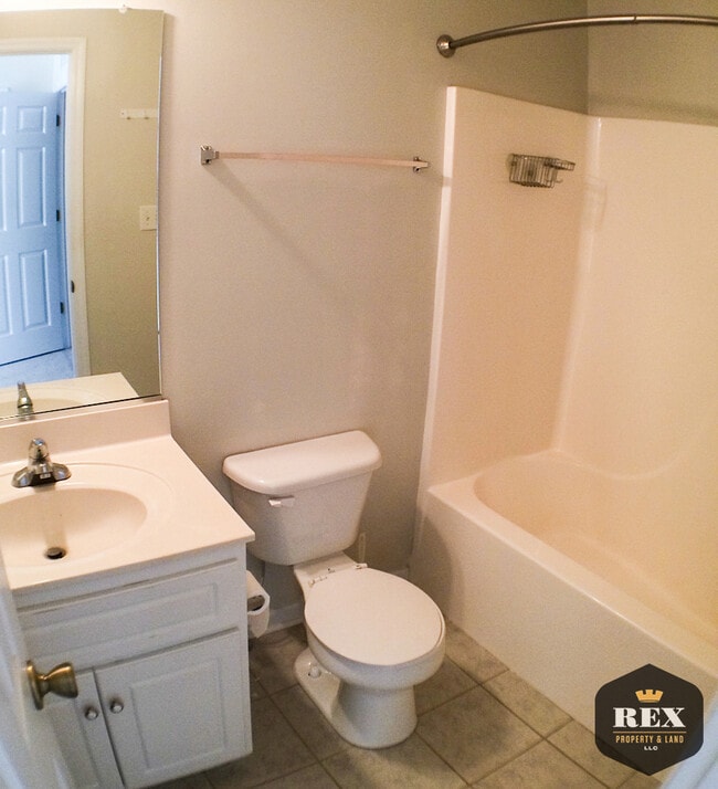 Photo - Modern 2 bedroom 2.5 bath Townhome with fe...