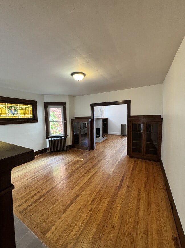 Building Photo - 2927 Mattern Ave Unit 1