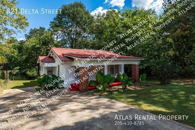Photo - 821 Delta St