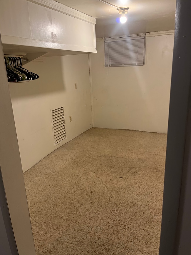 Bedroom - 805 5th Ave NW