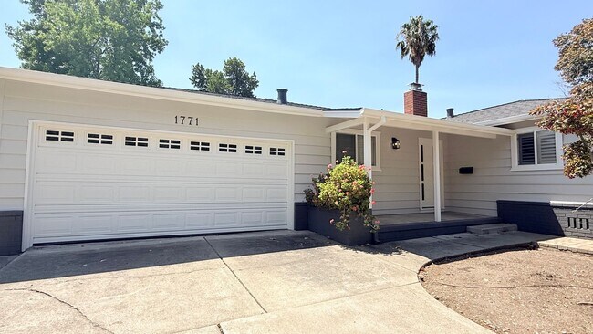 Photo - 1771 Lynwood Dr
