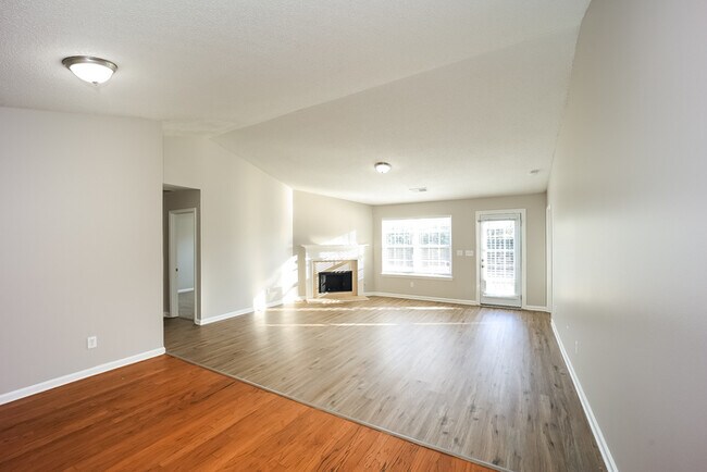 Photo - 7520 Old Chapel