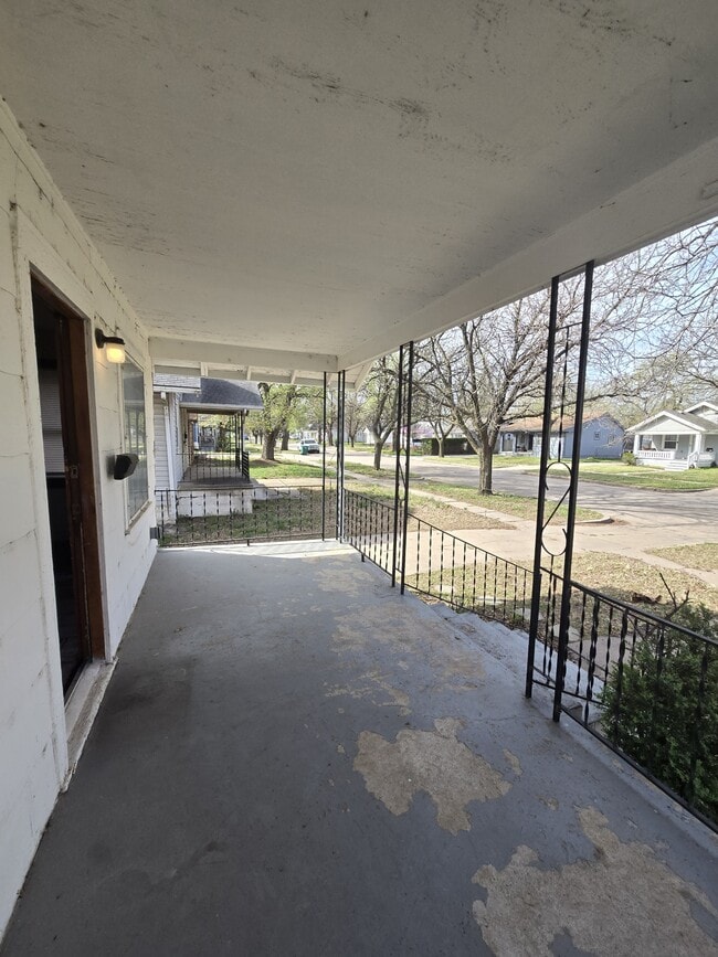 Photo - 526 Martinson N