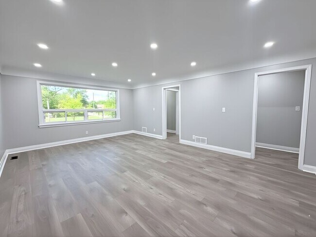 Photo - 20 W 4th St Unité upper