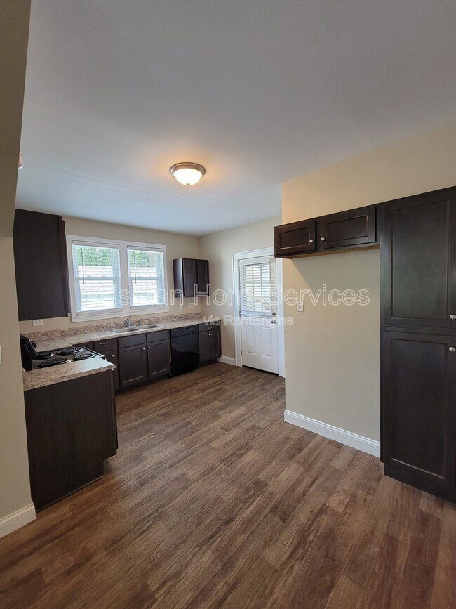 Photo - 333 W Murray St