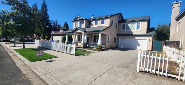 Photo - 267 W Springer Dr