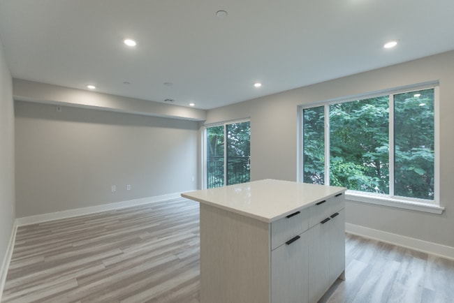 Photo - 665 N 35th St Unit 3