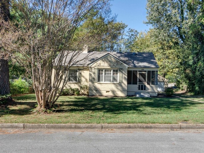 Building Photo - 695 Berry Rd