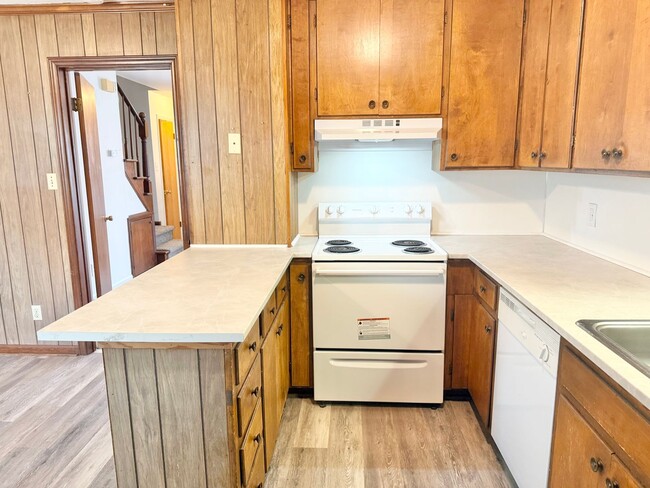 Photo - Adorable 2 Bedroom Convenient to I-29, Shopping & More!