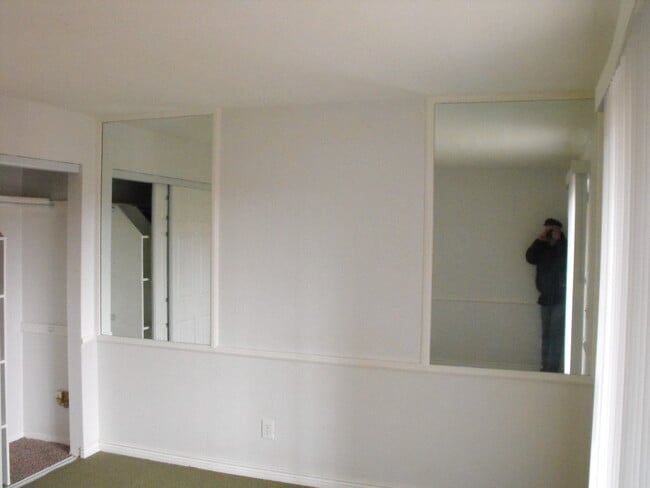 Bed room looking towards south westt corners - 165 S Sable Blvd Unit R18