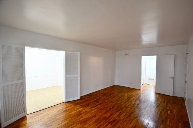 Photo - 5220 Radford Ave Unidad 5220-04