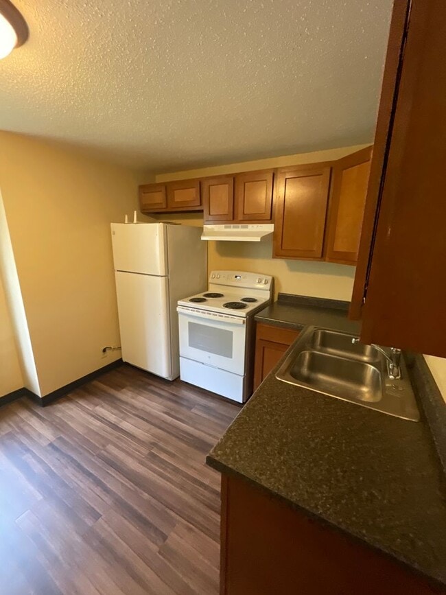 Photo - 327 W 4th St Unidad #2