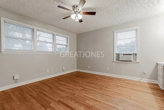 Photo - 1619 B Ave