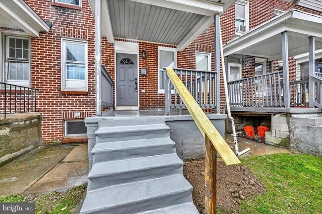 Building Photo - 3315 Lyndale Ave
