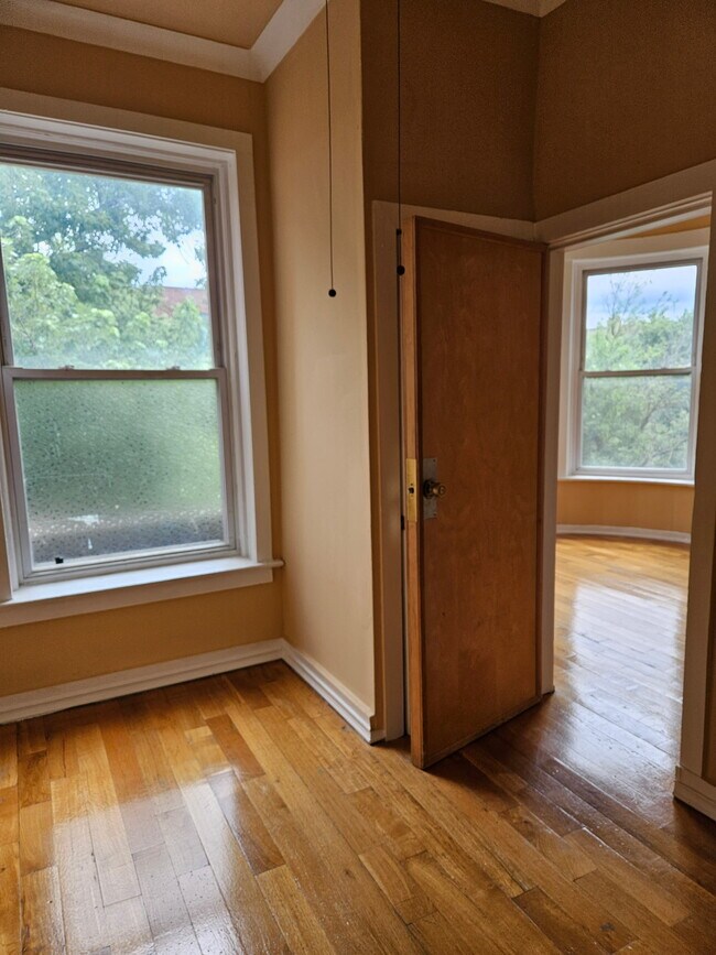 6110 S Kimbark Ave Unit Kimbark 2