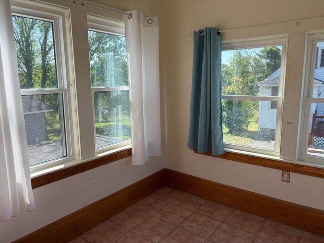 Photo - 1420 Woodbury Ave