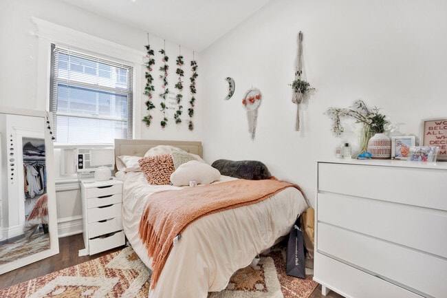 Photo - 1006 W Dakin St